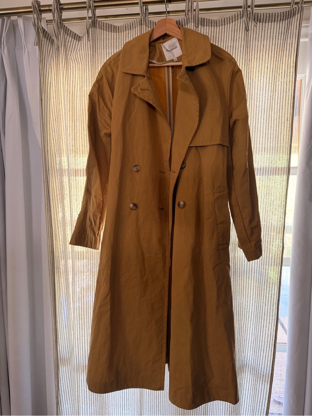 Classic Double-Breasted Trench Coat in Tan Brown